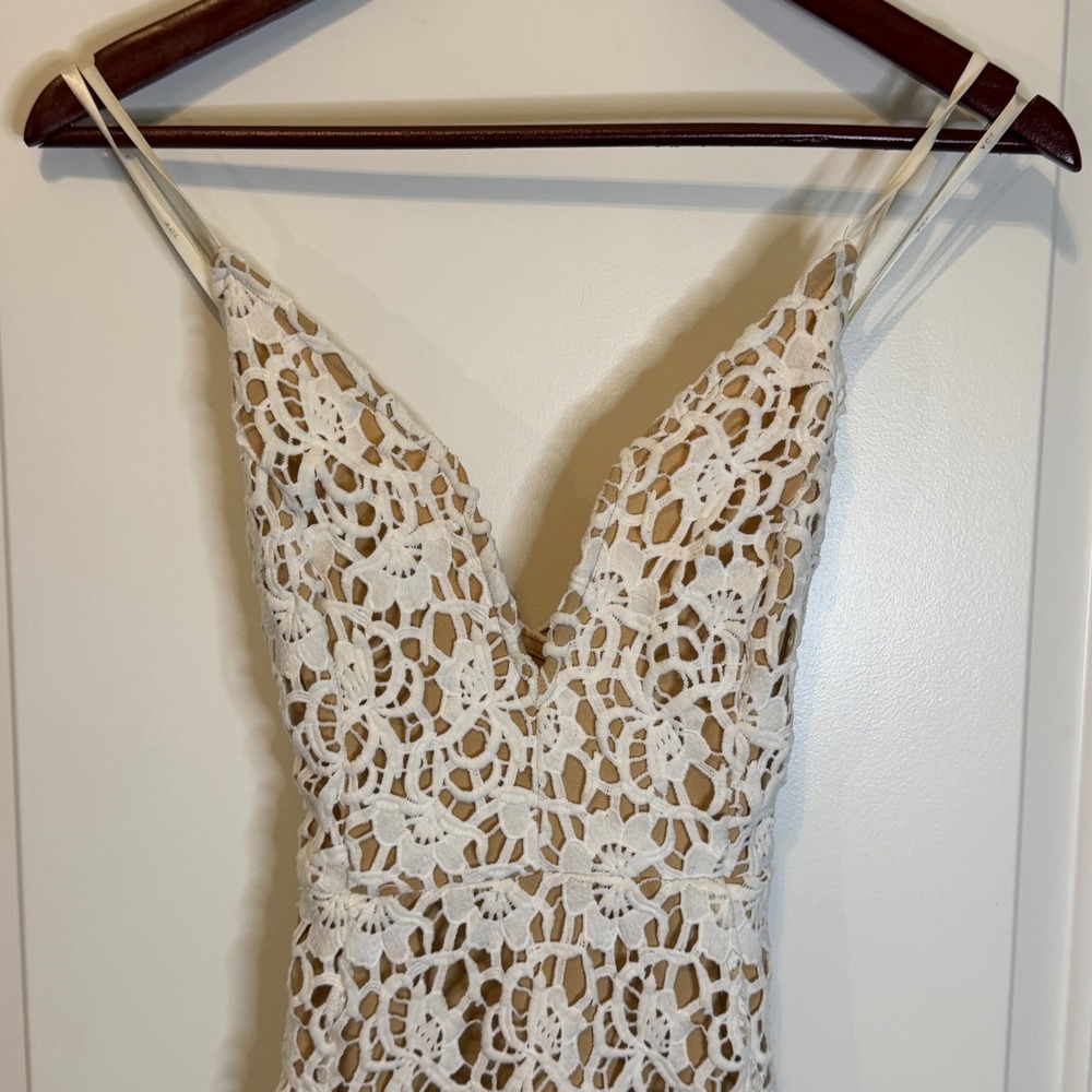 Revolve J.O.A. Los Angeles White Crochet Lace V-Neck Boho Cocktail Mini Dress XS - Picture 3 of 9